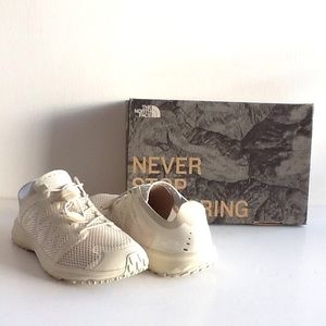 The North Face Litewave Flow Lace Sneakers Hiking-Lt NIB Made in Vietnam